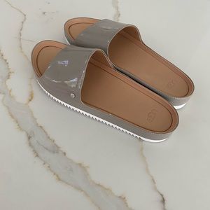 Ugg Patent Leather Jane Slide Sandal brand new never worn Size 9